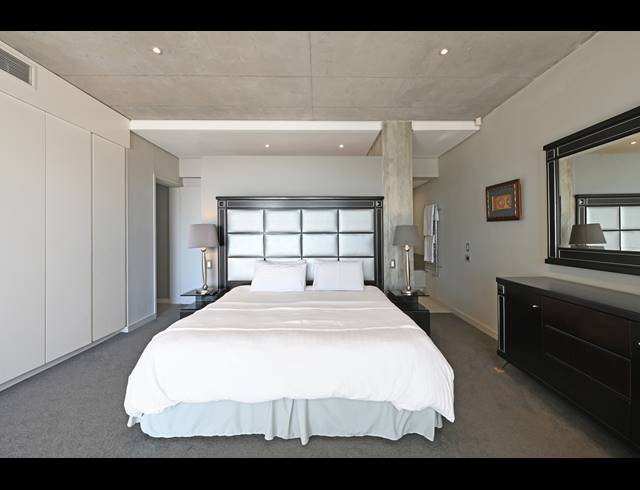 4 BEDROOM FREEHOLD TO LET IN GREEN POINT